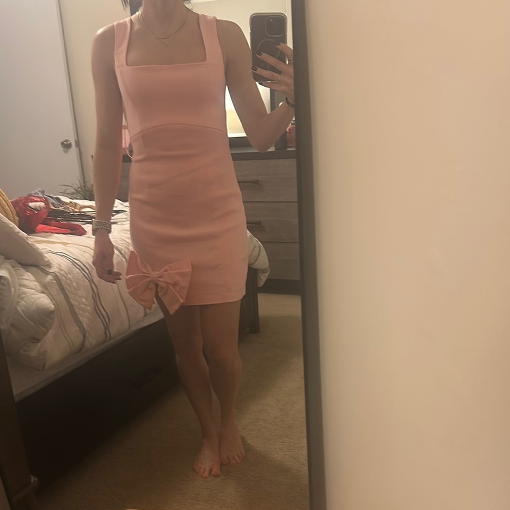 Chic Pink Sleeveless Dress with Bow